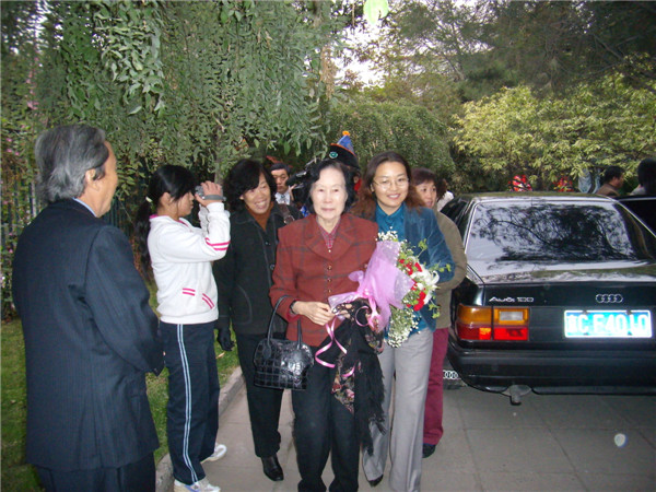 1、迎接廖老.jpg